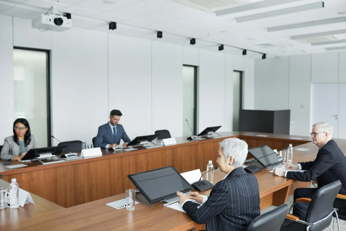 Managing People and Workplace Behaviour programme image