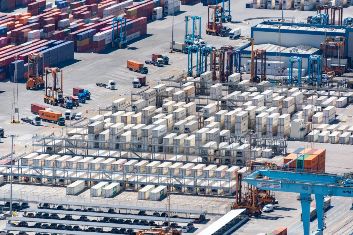 Logistics and Distribution for Commercial Resilience programme image