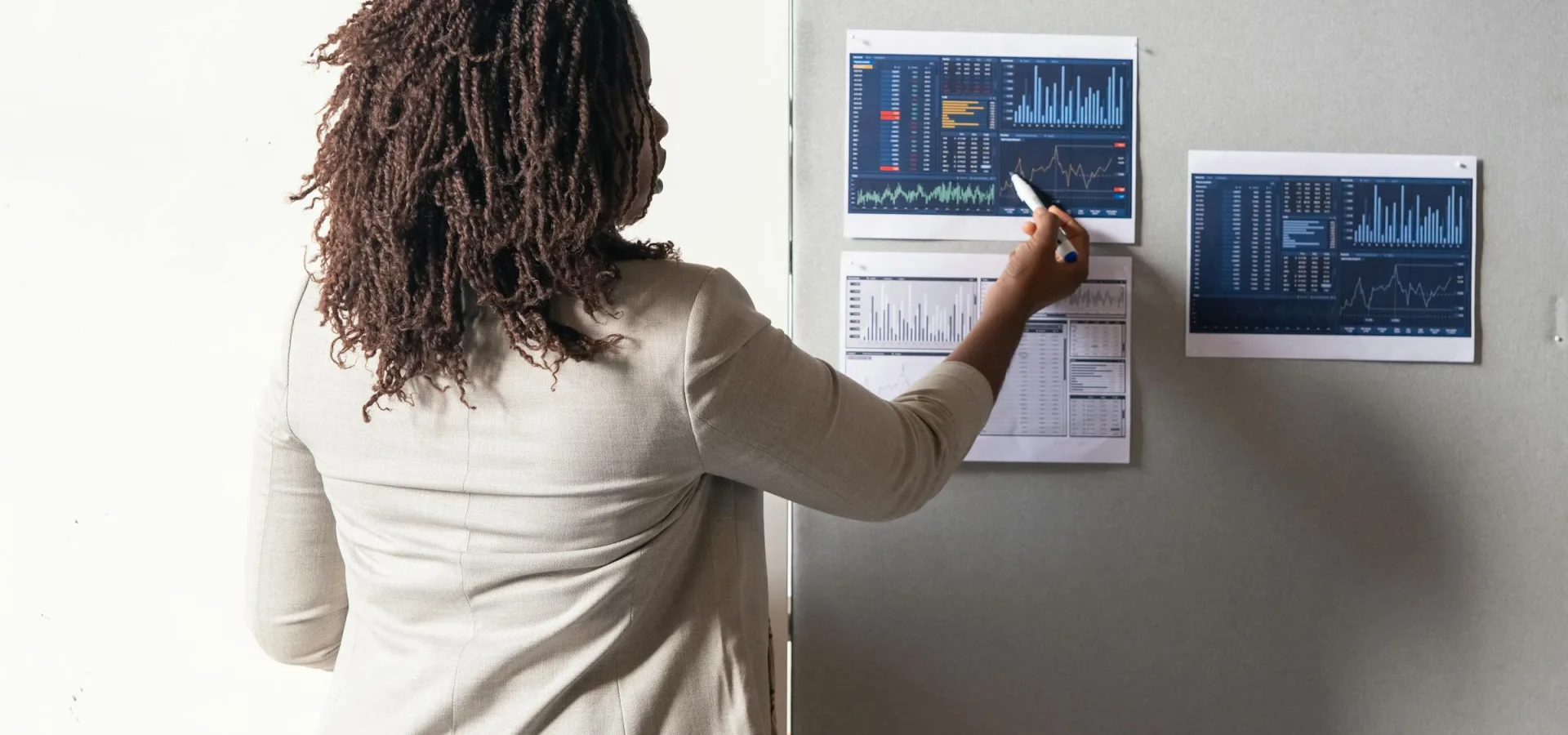 Business Intelligence Reporting for Data-Led Strategy course hero image